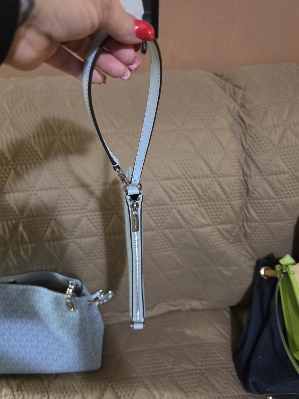 Michael Kors Light Blue Logo Crossbody Bag And Wristlet - Picture 6 of 9